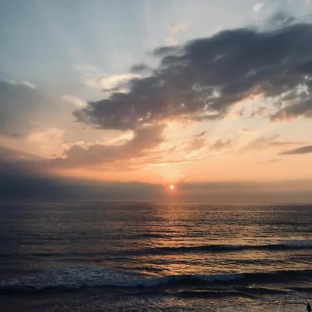 2 Pieces Face Ocean, Apartment *